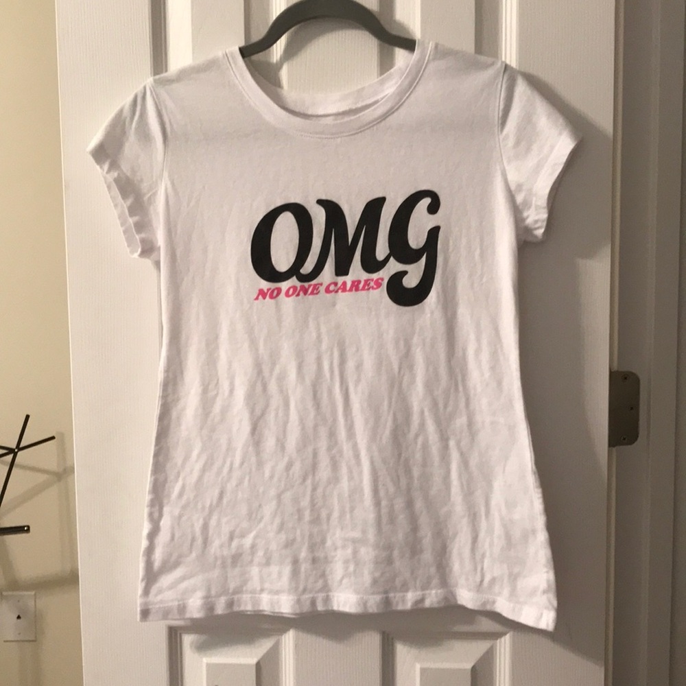 oversized tee for teens (text: omg no one cares)